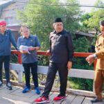 Ahmad Yani Tinjau Jembatan Sungai Payang, DPRD Kukar Dorong Pembangunan Jembatan Pengganti